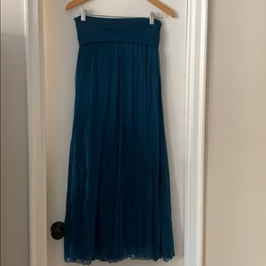Pleated Max & Mia maxi skirt